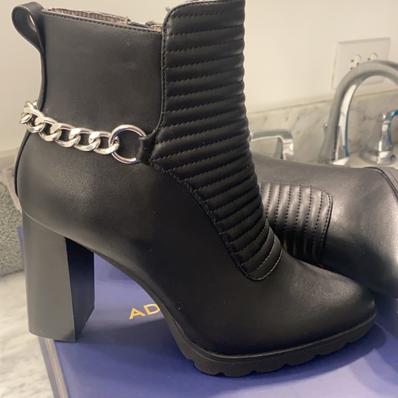 Black boots - Picture 2 of 6